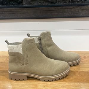 Ankle booties